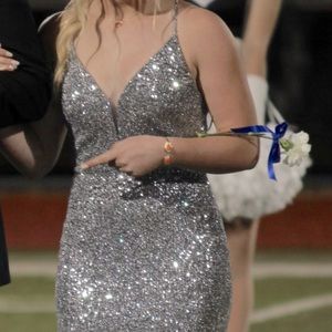 SILVER SEQUINED MERMAID STYLE PROM DRESS -SIZE 2- 100% Polyester